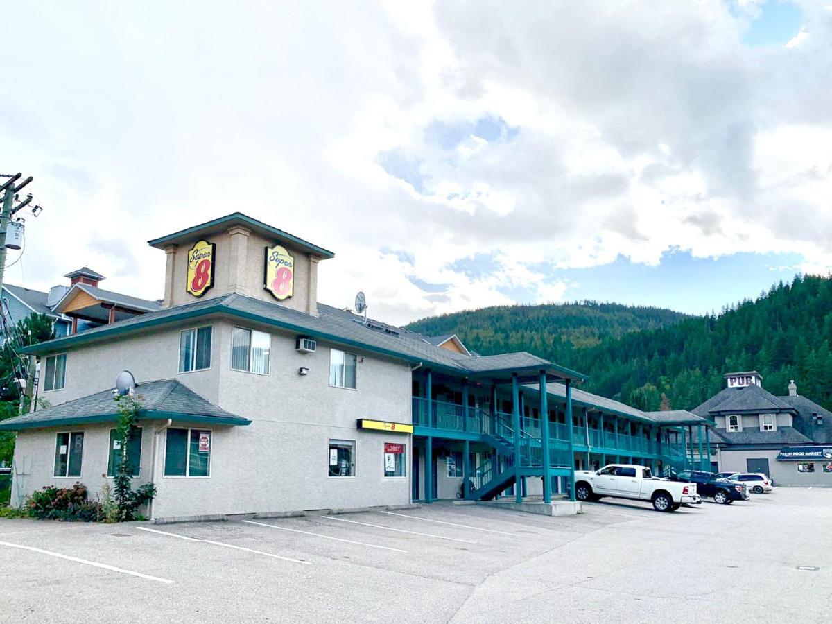 Hotel Super 8 By Wyndham Sicamous Zewnętrze zdjęcie