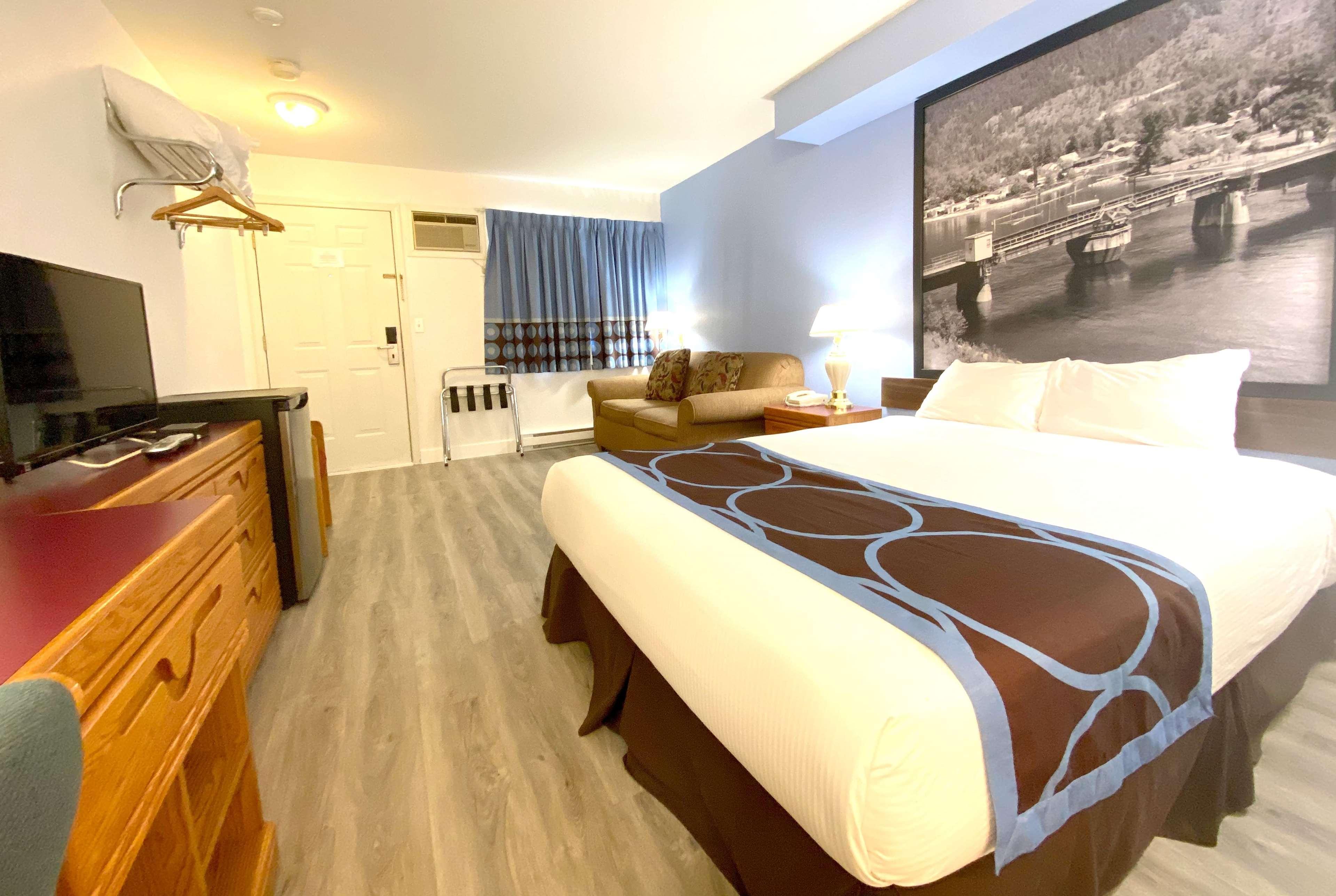 Hotel Super 8 By Wyndham Sicamous Zewnętrze zdjęcie