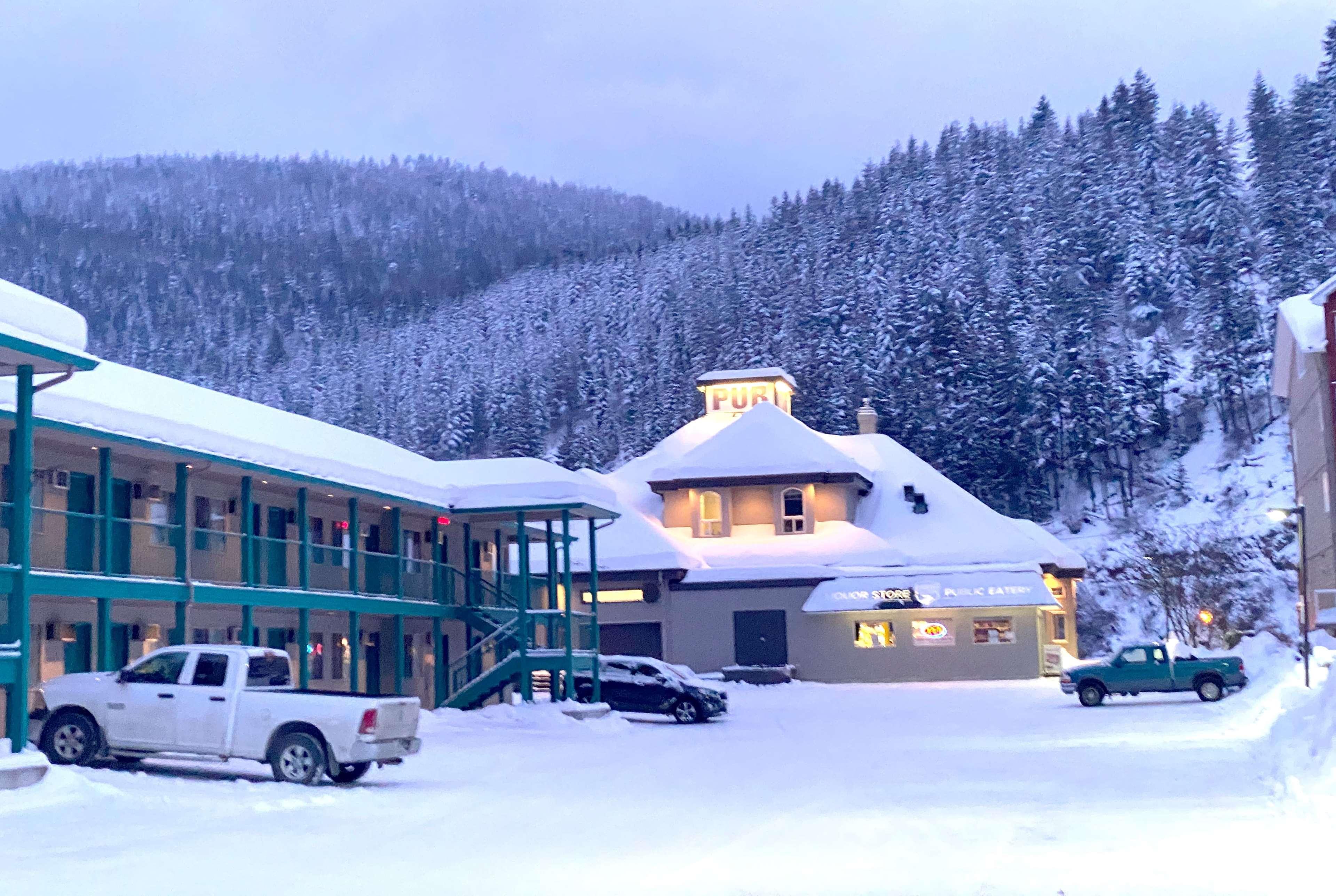 Hotel Super 8 By Wyndham Sicamous Zewnętrze zdjęcie