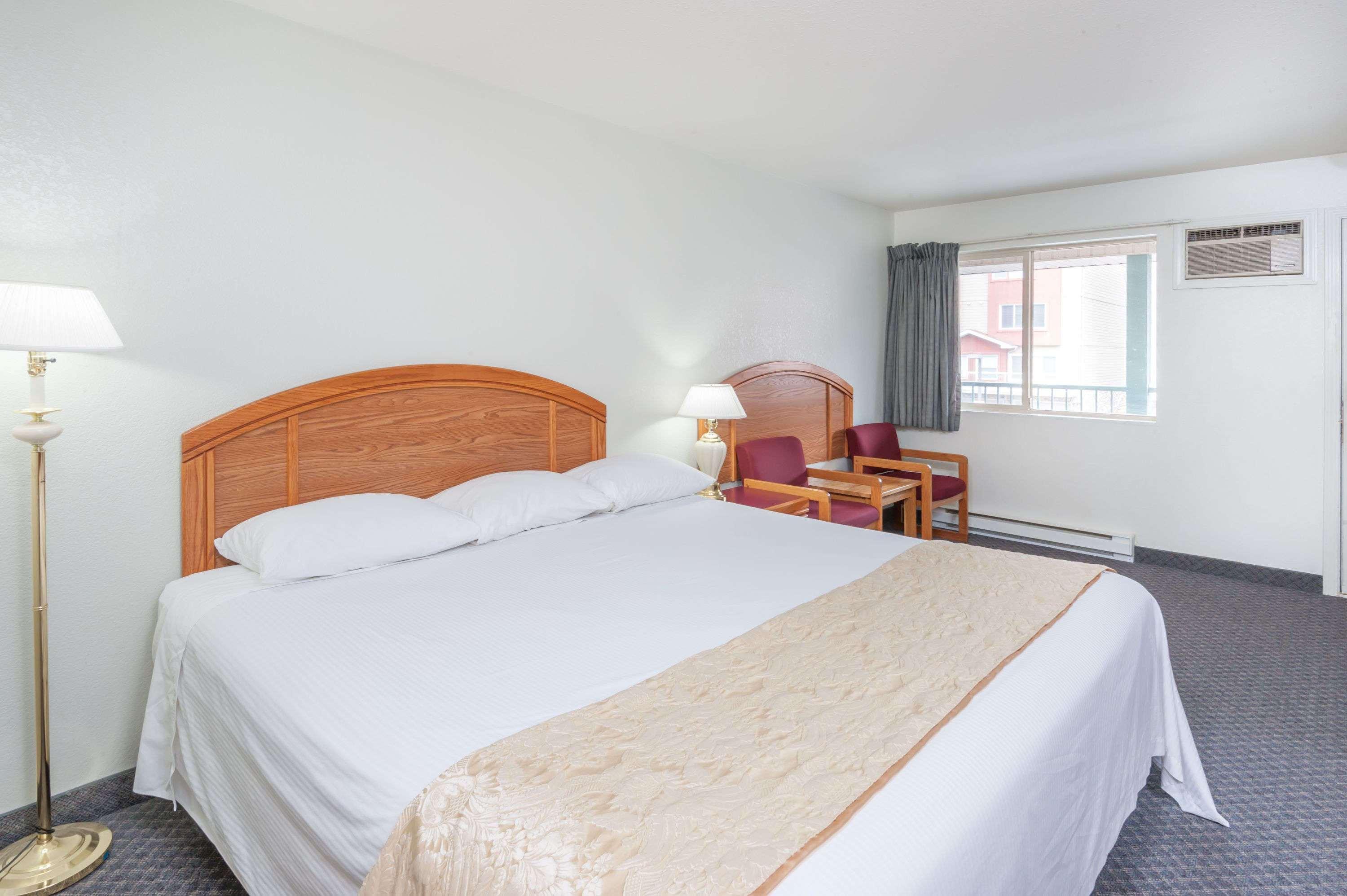 Hotel Super 8 By Wyndham Sicamous Zewnętrze zdjęcie