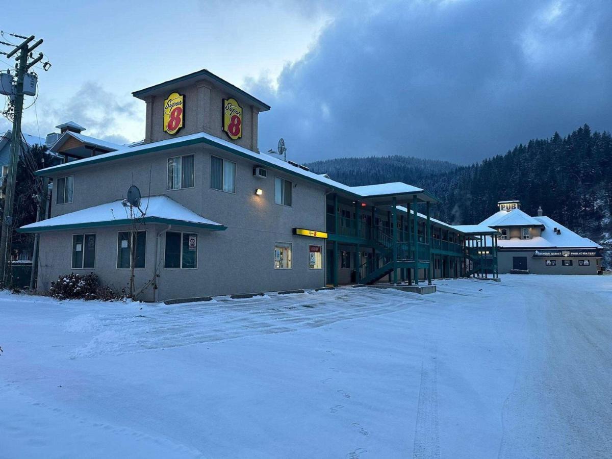 Hotel Super 8 By Wyndham Sicamous Zewnętrze zdjęcie