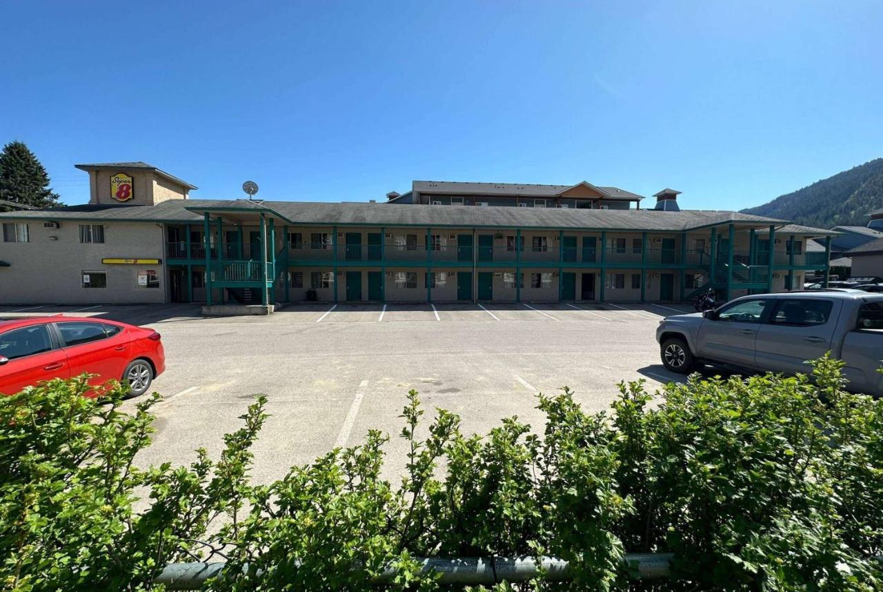 Hotel Super 8 By Wyndham Sicamous Zewnętrze zdjęcie