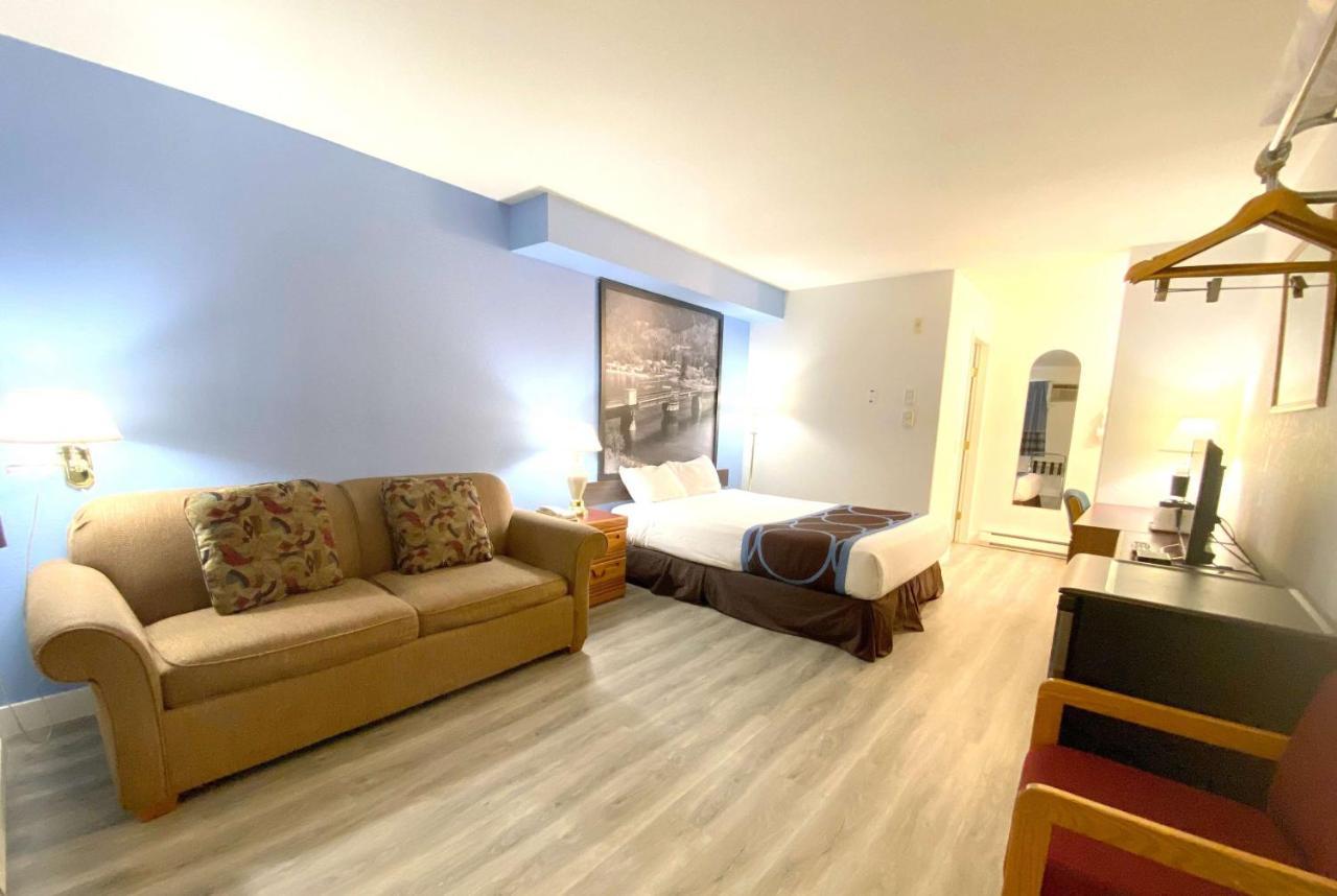 Hotel Super 8 By Wyndham Sicamous Zewnętrze zdjęcie
