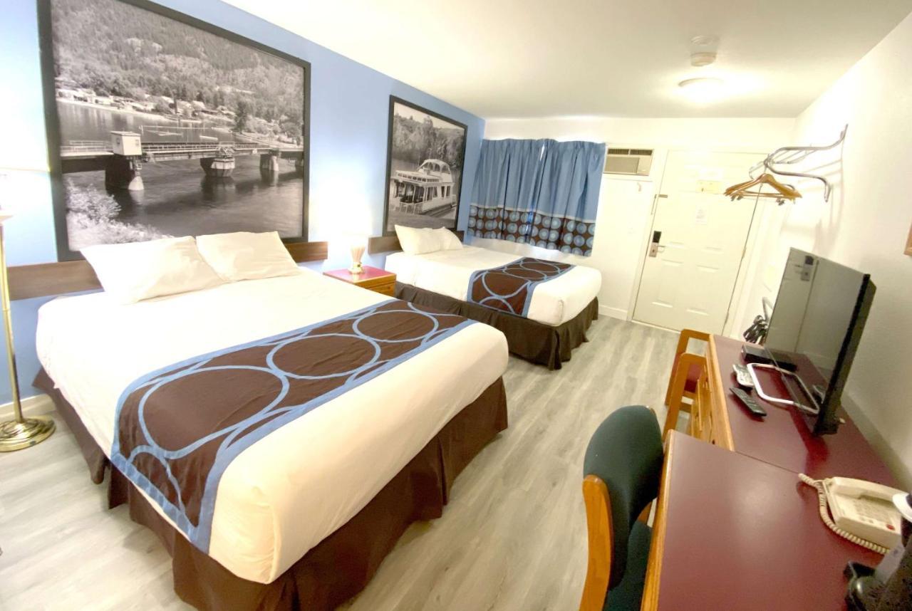 Hotel Super 8 By Wyndham Sicamous Zewnętrze zdjęcie
