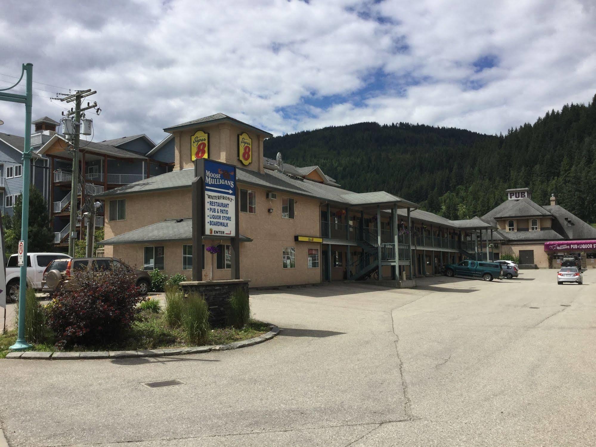 Hotel Super 8 By Wyndham Sicamous Zewnętrze zdjęcie