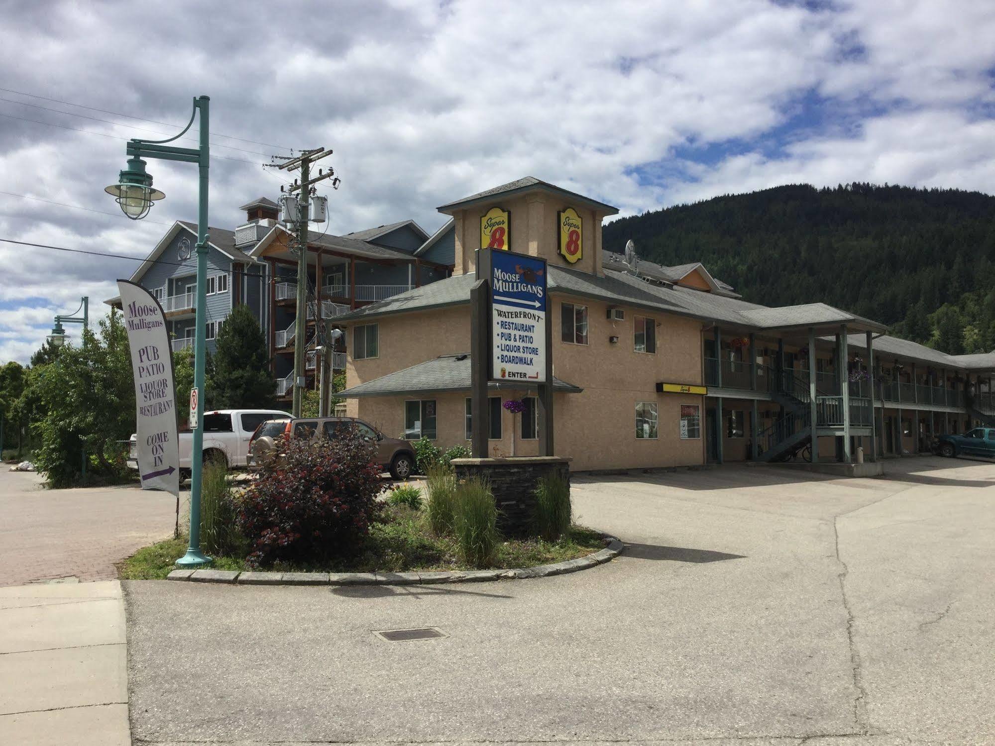 Hotel Super 8 By Wyndham Sicamous Zewnętrze zdjęcie